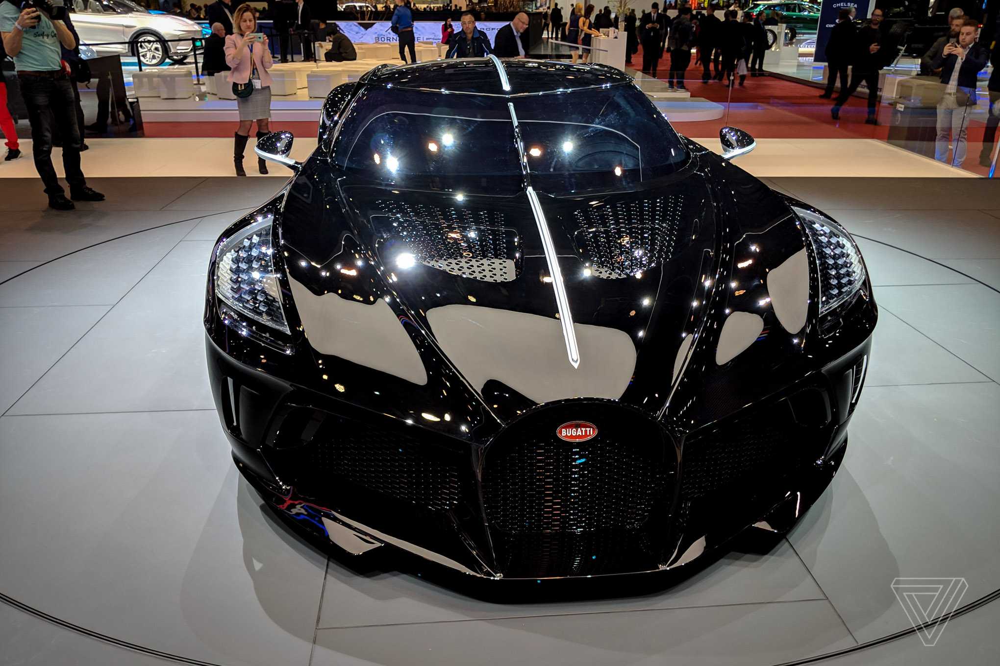Известны характеристики bugatti veyron grand sport vitesse — познаем в общих чертах