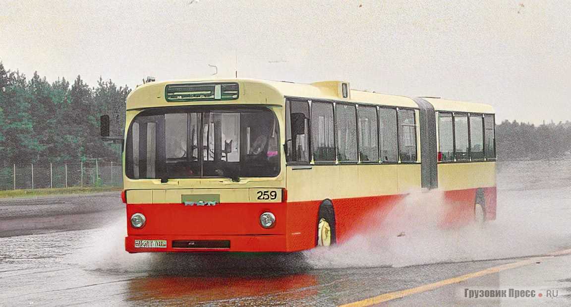 Сочлененный автобус