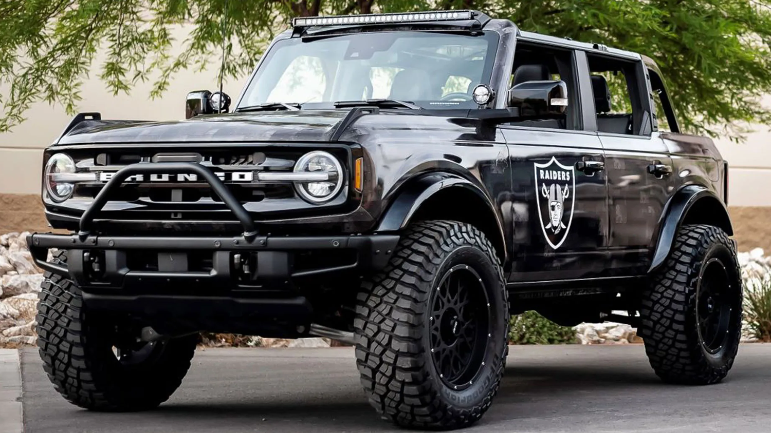 Вместе с рамным bronco ford представил кроссовер bronco sport