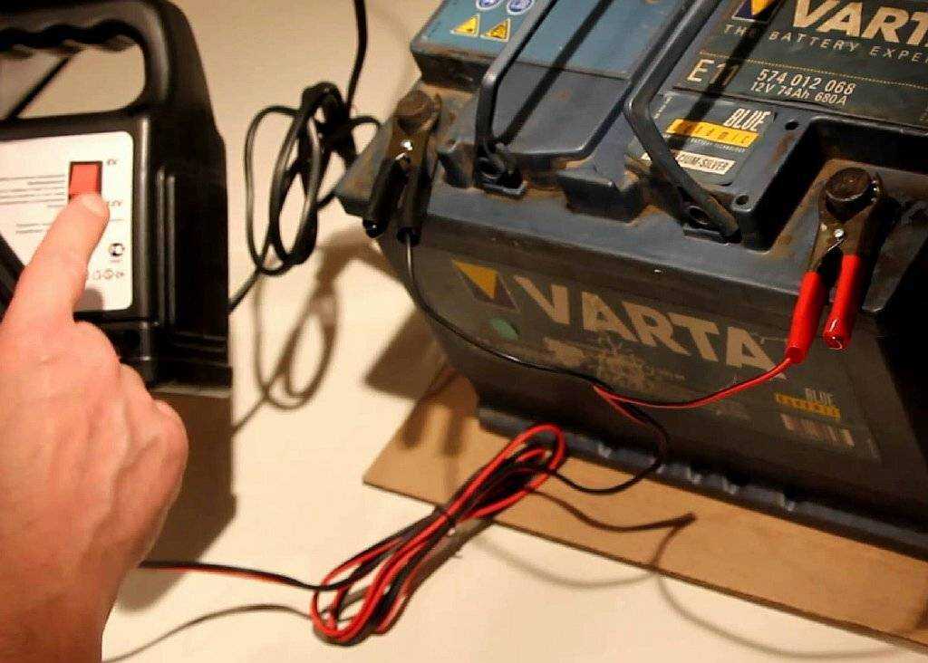 Зарядка аккумулятора автомобиля: как часто нужно заряжать акб в домашних условиях, как правильно это сделать