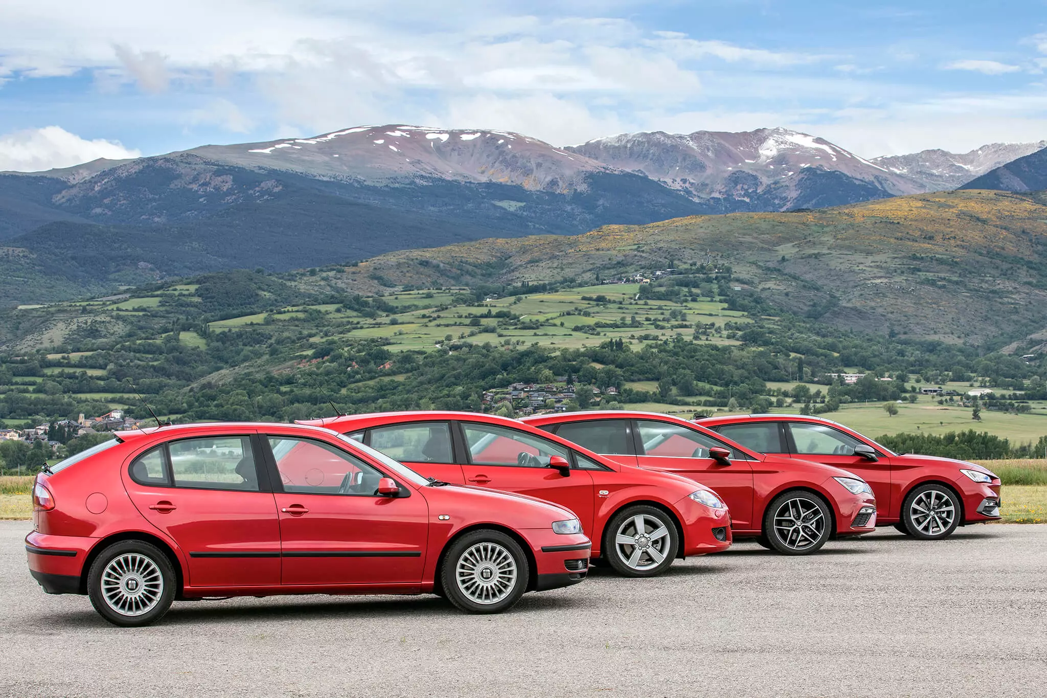 Хэтчбек и универсал Seat Leon 4 поколения были представлены в январе 2020 года, и буквально спустя месяц испанцы презентовали из заряженные модификации
