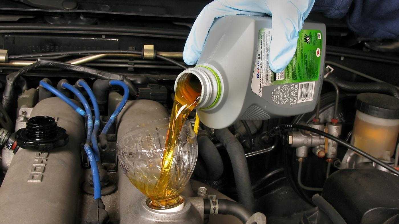 Можно ли заливать дизельное масло в бензиновый двигатель ваз, уаз и других автомобилей
