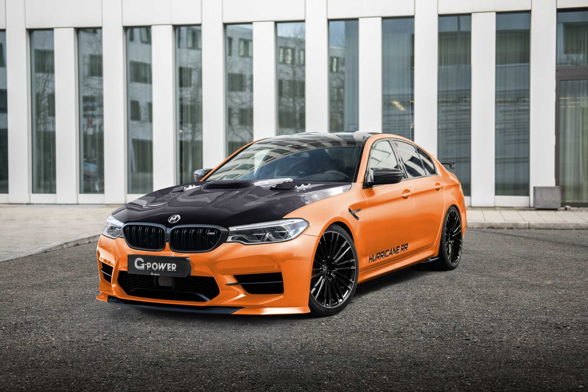 BMW m5 Orange