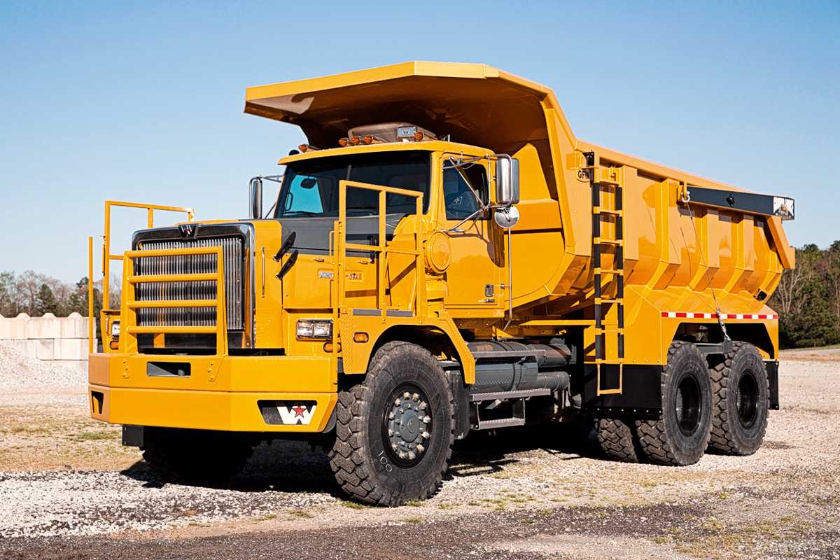 Работа больших грузовиков. Грузовик Western Star 6900xd. Грузовик Western Star 6900 самосвал. Western Star 6900 XD 6x6. Самосвал Тонар 60т.