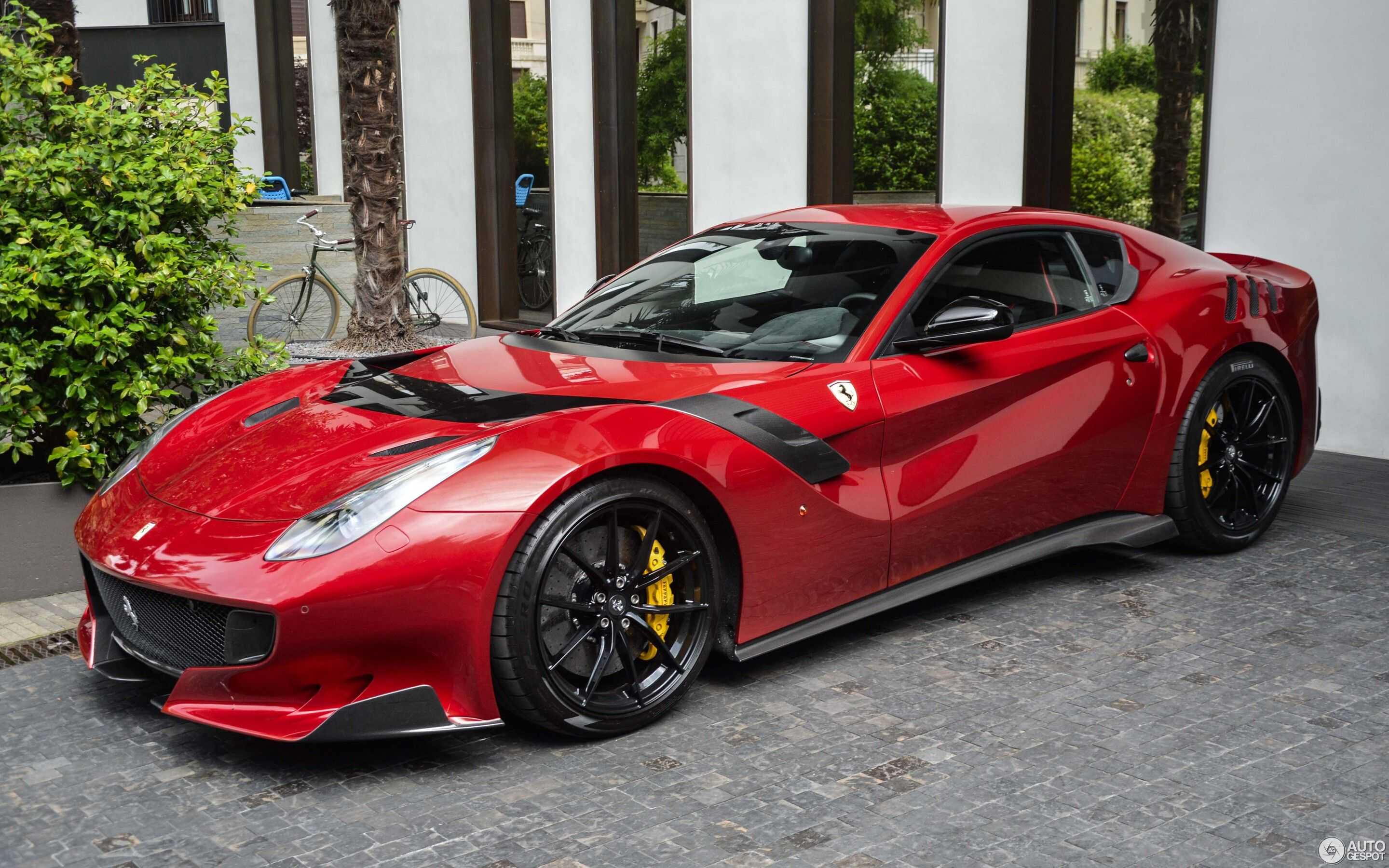 Ferrari f12 TDF Cabrio